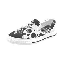 Load image into Gallery viewer, Jaxs n crown print sculls Men&#39;s Slip-on Canvas Shoes (Model 019)
