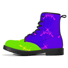 Load image into Gallery viewer, Girls n Guns print gr/purple D41 Leather Boots
