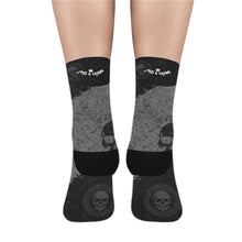 Load image into Gallery viewer, Blk skull print Trouser Socks (3-Pack)
